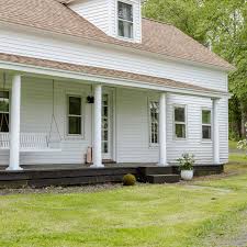🪲Junebug🪲 $349k farmhouse, people!!! Local lore says it began ...