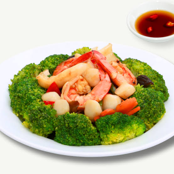 Broccoli with seafood