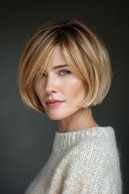 27 Trendy Latest Short Haircuts for Women Over 40 2025