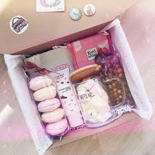 Friend Diy Birthday Gift Basket Ideas 33 Diy Gift Basket Ideas For Men Women Baby On A Budget Food Non Food Sweets Gift Diy Birthday Gifts Christmas Gift Box