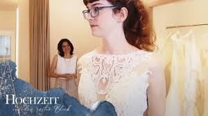 >> ich hatte ihn immer wieder im augenwinkel, habe ihn immer wieder angeschaut, aber ich habe in erster linie seine hände fixiert. Findet Annika Das Perfekte Kleid Fur Ihre Hochzeit Hochzeit Auf Den Ersten Blick Sat 1 Youtube
