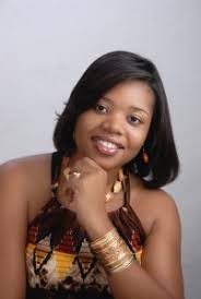 Shirley Pierre-Louis signe son « En quête du bonheur » » Haiti-Référence