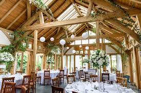 Oak Tree Peover Helen Roger 01 Oak Tree Oak Wedding Venues Cheshire