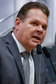 Ações do Estado a favor da educação repercutem no Plenário