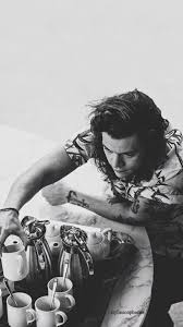 Aesthetic Lockscreen Aesthetic Harry Styles Black And White We Haven T Spoken Since You Went Away Comfortable Silence Is So Overrated Why Won T You Ever Say W Harry Styles Lockscreen Harry Styles Harry Styles Pictures