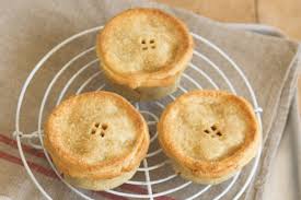 Each serving provides 501 kcal, 5g protein, 50g carbohydrates (of which 36g sugars), 31g fat (of. Make Basic Sweet Shortcrust Pastry