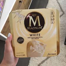 This Is What I Call Heaven On Earth This Magnum Is Amazing White On White Vanilla Bean Ice Cream Dipped In White C Cream Dip Icecream Bar Chocolate World