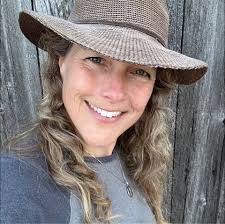 Step inside the provocative world of Over Exposed by Melbourne photographer  Katherine Jenkins, during this year's Head On Photo Festival. With wit and  candour, Jenkins captures nude sitters with their pets in