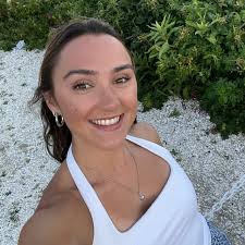 We're here to unravel your threads, and by threads we mean complex business  processes and by unravel we mean simplify. Yeah you get the point. Anyway,  who wants some cloud software?