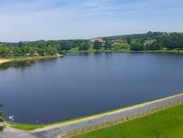 Au lever du soleil, un temps nuageux, marqué par des averses probablement modérées. Photo Saint Yrieix La Perche Photos Pictures Saint Yrieix La Perche 87500