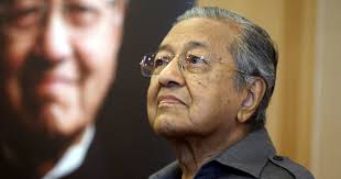 Salleh abas bagi menjelaskan sebarang kekeliruan yang mungkin timbul dari peistiwa pemecatannya sebagai ketua hakim negara oleh dymm seri paduka antara mangsa krisis 1988 ini sudah tentulah tun salleh abas, ketua hakim negara ketika itu. Dr M Claims Salleh Abas Sacked On Agong S Orders