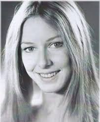 Ecco una giovanissima Karen Grassle. La bellissima Caroline Ingalls😍❤️