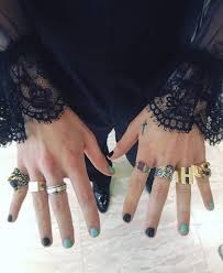 Pin By Melany On Harry Harry Styles Hands Fashion Nails Manicure