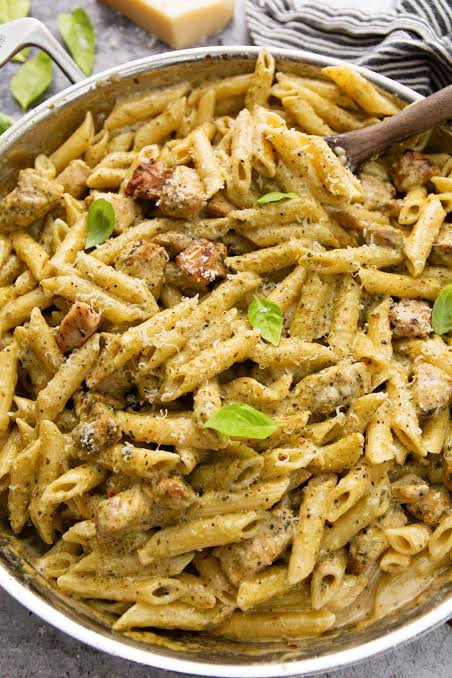 Penne In Creamy Pesto (Chicken)