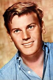 Tab Hunter would've celebrated his 94th today, RIP. 💙💙 Do you remember  this Hollywood Heartthrob?? 😍