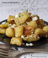 Saveurs Et Gourmandises Pommes De Terre Sautees A L Ail A La Feta Et A L Origan En 2020 Pommes De Terre Sautees Idee Recette Alimentation