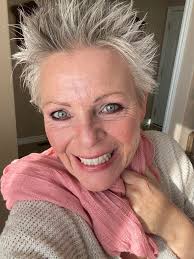 Ohhhh the sun is shining and it...