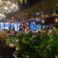 Established in 1933, roxy's is known for their clematis block parties, sunday's with the spazmatics, and plenty of tvs full of sporting events, and late night dancing. 5 Restaurants Near Clematis Street Opentable