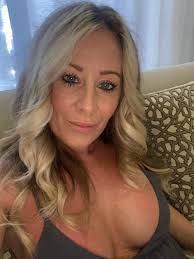 more holiday spam lol 🥂⛱️