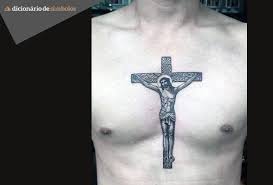 As tatuagens do sagrado coração de jesus podem ter muitas variações, mas normalmente o coração é rodeado de espinhos com uma chama que foge do topo. Tatuagens Religiosas Encontre Ideias Para Expressar Sua Fe Dicionario De Simbolos