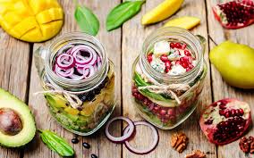 Weitere ideen zu essen, rezepte, zum mitnehmen. Essen Am Arbeitsplatz Mittagessen Ideen Tipps Fur Die Mittagspause Foodspring Magazine