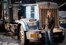 Sep 10, 2018 · lisa kelly is a professional truck driver, who is known for her appearance on history channel reality series, ice road truckers. Ice Road Truckers Lisa Kelly Photos