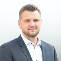 90+ Profile mit dem Suchbegriff „Elbert“