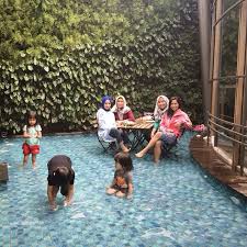 19 Tempat Makan Seru Di Bandung Yang Pasti Bikin Anak Anak Senang