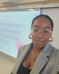 Dr. Danielle Samuel, Psychotherapist (@drdaniellesamuel) • Instagram photos  and videos