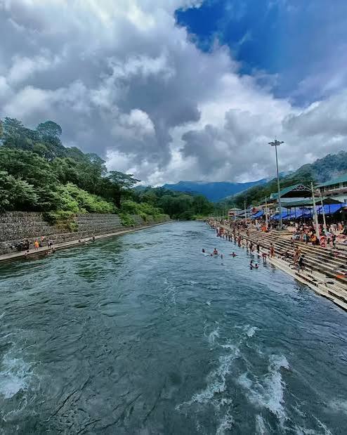 This is the beautiful Pamba river at Kerala 🇮🇳