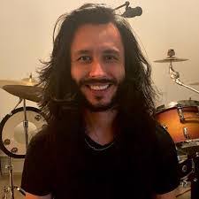 Moises Reyes's Instagram, Twitter & Facebook