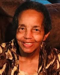 Gloria Qualls's Instagram, Twitter & Facebook