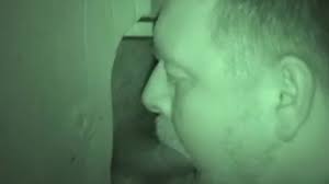 Banheiro público câmera escondida chupar