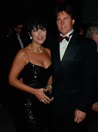 Kylie jenner's look has changed a lot over the years. Changing Face Of Kris Jenner How The 64 Year Old Reality Queen Maintains Youthful Looks Mirror Online