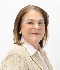 Claire Gustafson's Instagram, Twitter & Facebook