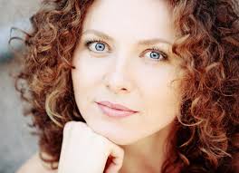 We have selected for you more than 70 fashionable haircuts for curly short, medium, and long hair. Medium Curly Hair Styles Lovetoknow