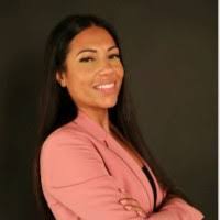 Denise Cabral's Instagram, Twitter & Facebook