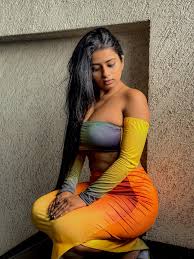 Suhana Khan demands notice - her powerful charisma is absolutely mesmerizing