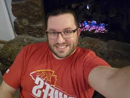 Which will be built first, the apartment complex or Reasor's in Broken  Arrow?