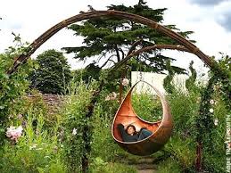 Hampton Court Makes New Friends Pergola Outdoor Living Outdoor Garden Inspiration