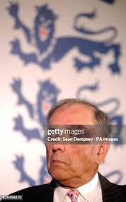 150 Cc Board Photos & High Res Pictures