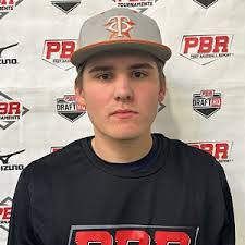 Wesley Knott's Instagram, Twitter & Facebook