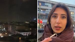 Uno degli ultimi video di Cecilia Sala dall'Iran prima dell'arresto: «Le  donne non hanno più paura di indossare il velo in modo diverso da come  prescrive la legge» | Corriere TV