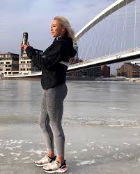 I have been following her story, and wanted to support her by buying something from the little shop she has on her official website. Annimari Korte Last Weekend In Finland Crazy Coco Suomi Facebook