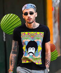 Il s'inscrit à x factor une première fois mais au dernier moment, le jeune homme. Zayn Malik Has Blue Hair After Releasing Sour Diesel