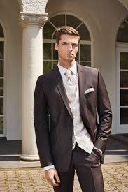 Toller Anzug Fur Den Brautigam Von Kuhn Masskonfektion Hochzeit Anzugbrautigam Brautigam Braun Krawatte Kuhnma Brautigam Anzug Braun Brautigam Anzug Anzug