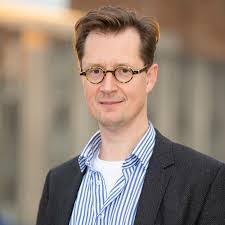 Mario Draper's Instagram, Twitter & Facebook