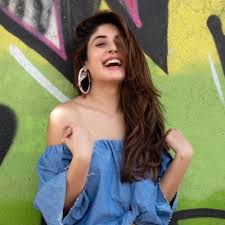 See more of kritika kamra on facebook. Kritika Kamra On Twitter Dilbecharatrailer Https T Co Prahbbwpss