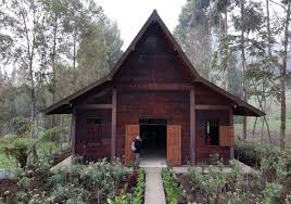 Rumah joglo merupakan salah satu inspirasi rumah adat yang masih banyak dipertahankan di indonesia, maupun pulau jawa. 7 Gambar Rumah Adat Jawa Timur Dan Penjelasan Strukturnya