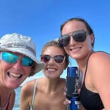 Deena Holcomb's Instagram, Twitter & Facebook